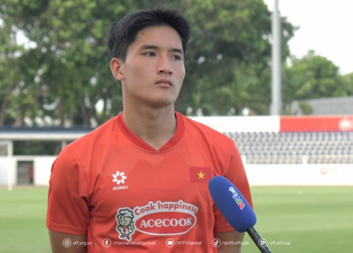 Tân binh U22 Việt Nam: 'Các cầu thủ phải thích nghi nhanh với môi trường mới'