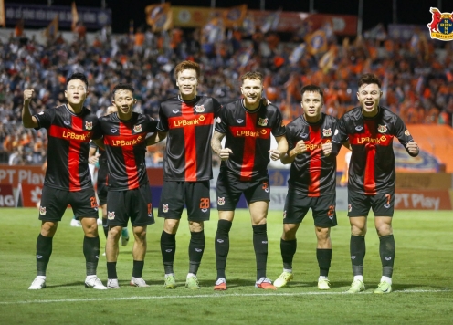 BXH vòng 4 V-League 2025/26: Ninh Bình đòi lại ngôi đầu, nhà ĐKVĐ trượt dài