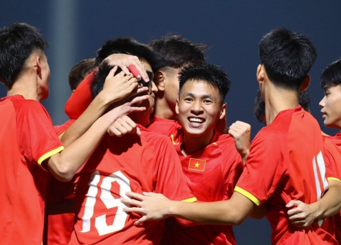 Việt Nam chính thức vượt qua Malaysia, vươn lên dẫn đầu BXH U17 châu Á