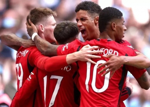 Rashford 'khó xử' tại Barca vì ca ngợi huyền thoại Real Madrid