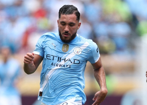 Man City trao số 10 huyền thoại cho tân binh đắt giá