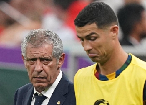 Sau Erik ten Hag, thêm 1 HLV 'hắt hủi' Ronaldo nhận cái kết đắng lòng