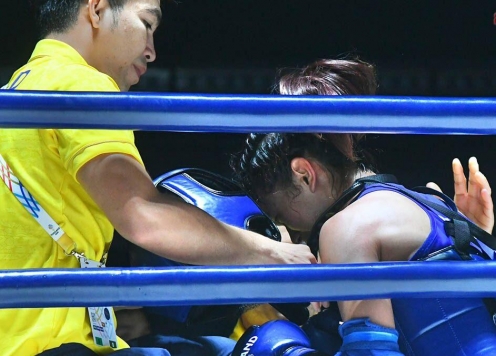 VĐV Thái Lan òa khóc vì bị trọng tài xử ép trắng trợn tại SEA Games 33