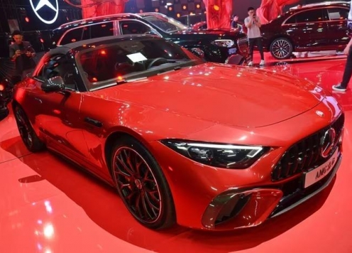 Chiêm ngưỡng Mercedes-AMG SL 63 S E Performance tại Việt Nam: Chỉ có 2 xe, giá 12,29 tỷ đồng