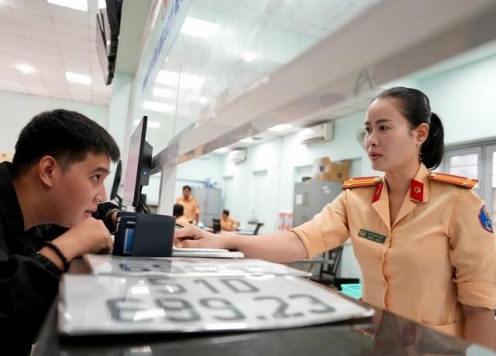 Sẽ giảm 30% phí đăng ký xe, rút ngắn thời gian cấp đổi giấy phép lái xe
