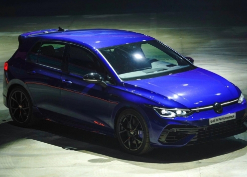 Giá gần 1,9 tỷ đồng, 'hot hatch' Volkswagen Golf R Performance có gì đặc biệt?