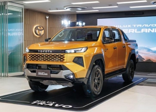 Toyota Hilux thế hệ mới cập bến Đông Nam Á: Có bản chạy điện, giá quy đổi từ 623 triệu đồng