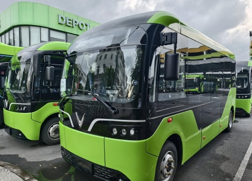 VinFast EB 6 lộ ảnh thực tế: Là phiên bản chuyên chở học sinh, trang bị nhiều công nghệ an toàn