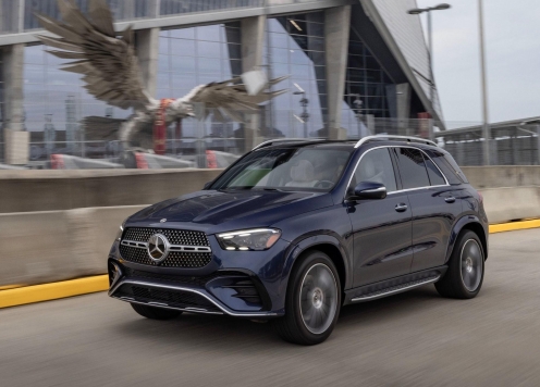 PHEV hạng sang Mercedes-Benz GLE 400e chốt giá 4,669 tỷ đồng tại Việt Nam, chạy thuần điện hơn 110 km