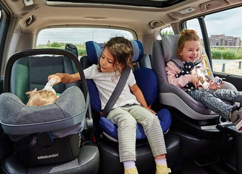 Từ 2026, trẻ dưới 10 tuổi đi ô tô phải dùng thiết bị an toàn: Cục CSGT thông tin các lựa chọn hợp lệ