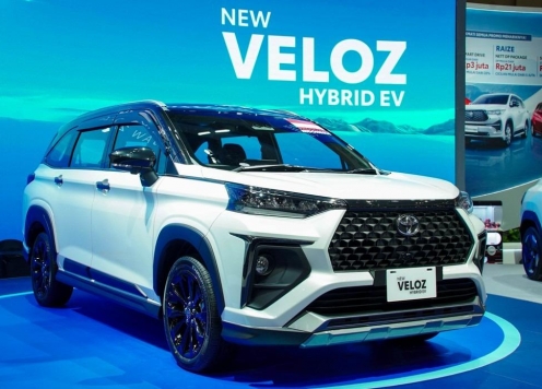 Cận cảnh Toyota Veloz hybrid vừa cập bến Đông Nam Á, giá quy đổi từ 471 triệu đồng