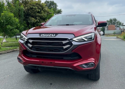 Isuzu mu-X giảm giá tới 330 triệu đồng tại đại lý: SUV 7 chỗ 'dọn kho' dịp cuối năm