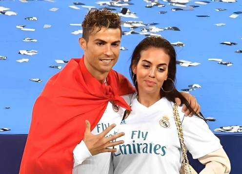 Ronaldo chốt thời điểm 'lên xe hoa' với Georgina Rodriguez
