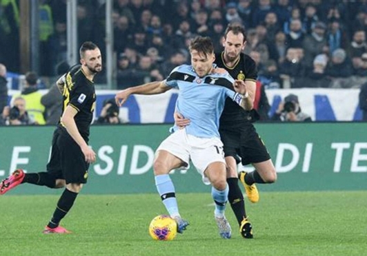 Fan Lazio cổ vũ đối thủ Inter Milan, sung sướng khi đội nhà thua