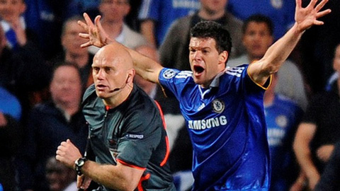 Ovrebo, Chelsea, Barcelona, Champions League