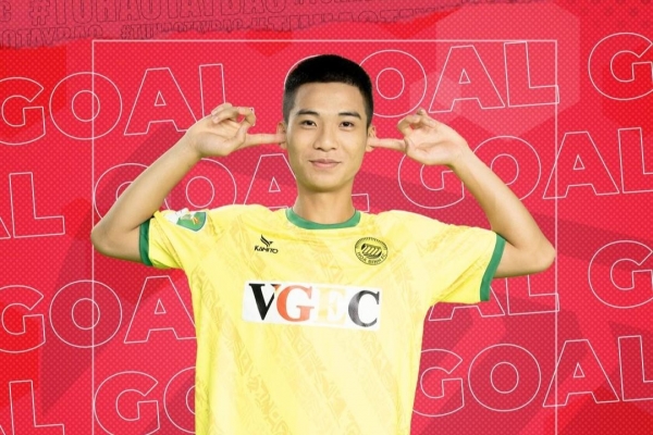 Thần đồng bóng đá Việt Nam lại tiếp tục tỏa sáng