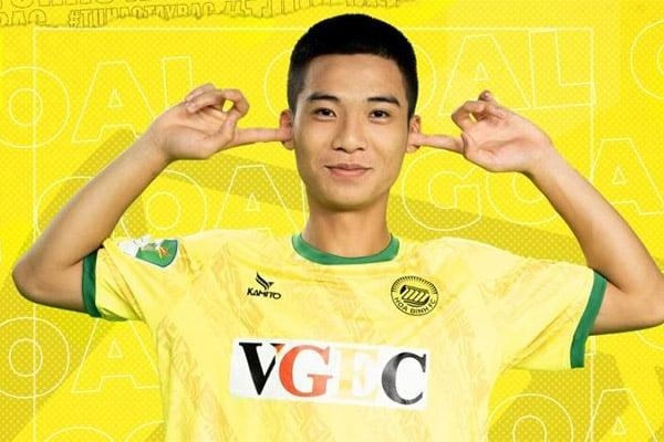 Thần đồng bóng đá Việt Nam chính thức có bến đỗ mới