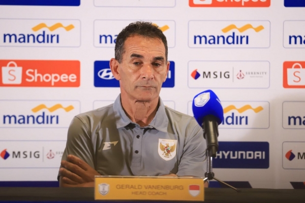 Thi đấu bạc nhược, HLV U23 Indonesia vẫn được ủng hộ