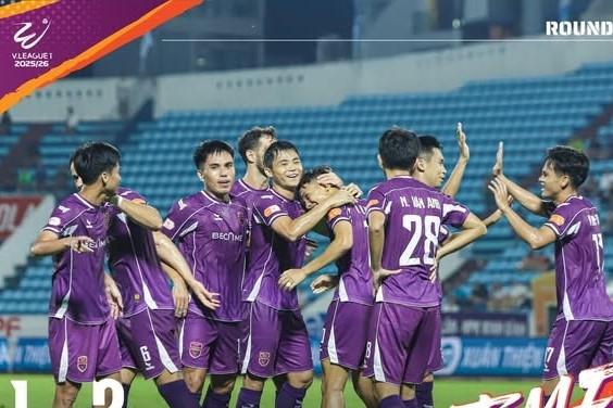 Sao ĐT Việt Nam tỏa sáng, Becamex TP.HCM quật ngã Nam Định