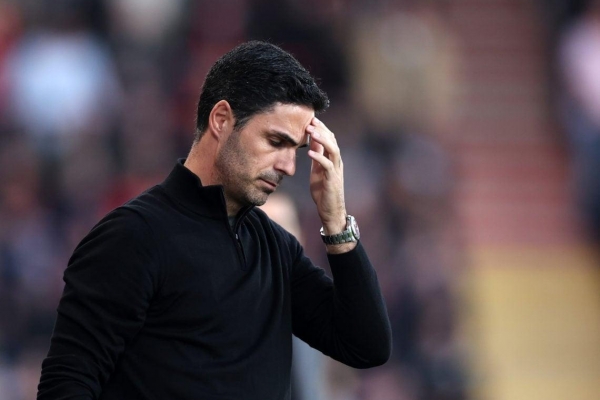 Arsenal phải trả giá đắt sau chiến thắng đậm 3-0 tại Champions League