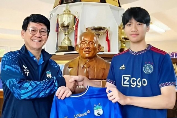 Tài năng 16 tuổi của học viện Park Hang Seo lần đầu dự V-League