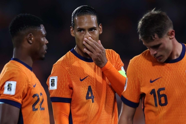 Van Dijk lên tiếng 'chỉ trích' đồng đội sau chiến thắng nhọc nhằn