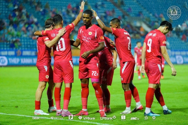 Song sát Brazil tỏa sáng, CAHN đả bại Nam Định