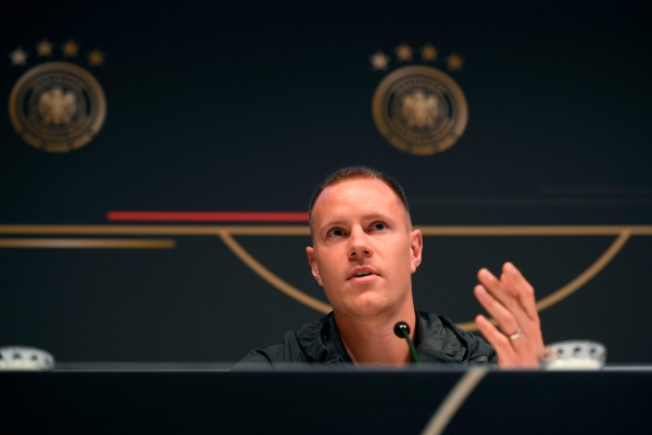 Cựu đội trưởng Barca được chào mời đến Big 6 Ngoại hạng Anh