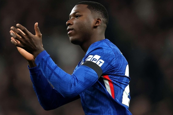 'Quái thú' của Chelsea là cầu thủ xuất sắc nhất thế giới