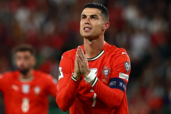 Ronaldo phản ứng đầy bản lĩnh sau khi sút hỏng phạt đền