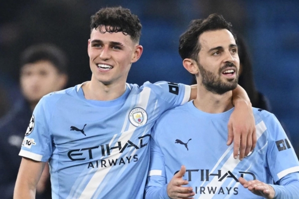 Manchester City bất ngờ dẫn đầu Ngoại hạng Anh