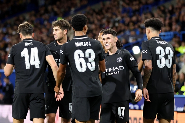 Manchester City nhẹ nhàng vượt qua Huddersfield
