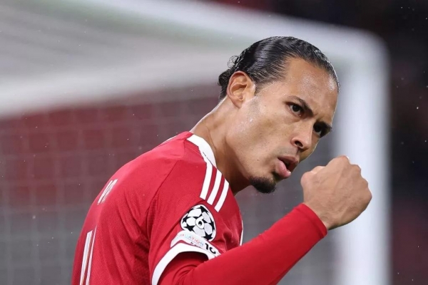 Van Dijk đáp trả huyền thoại MU: 'Đừng đi quá giới hạn'