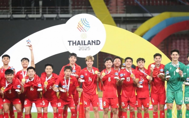 CĐV Trung Quốc ngỡ ngàng khi Việt Nam giành hattrick danh hiệu Đông Nam Á