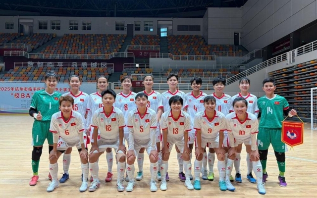 Tuyển Việt Nam hòa Trung Quốc trước ngày dự SEA Games