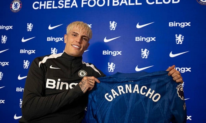 Cựu sao MU sẵn sàng ra mắt Chelsea