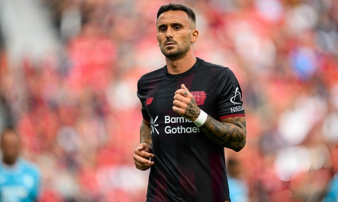 Cầu thủ 'tức giận' vì đổi áo với đương kim Quả bóng Vàng