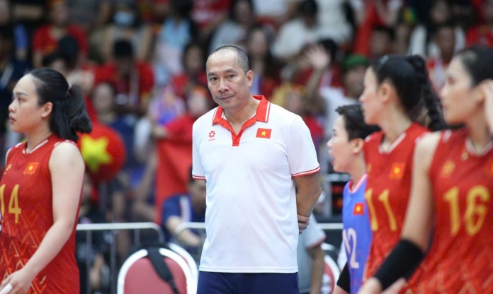 HLV Nguyễn Tuấn Kiệt cười nói: 'Quay như vậy thì chúng ta không thể nhận ra cái gì lưới hết'