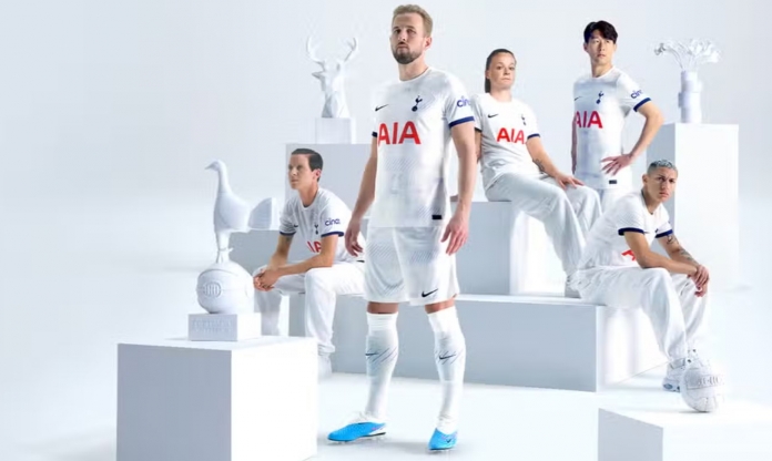 Tottenham ra mắt áo đấu, Kane rạng rỡ và sẽ ở lại?