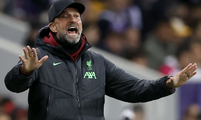 Klopp tức giận: 'Tại sao lại tổ chức họp báo ở đây'