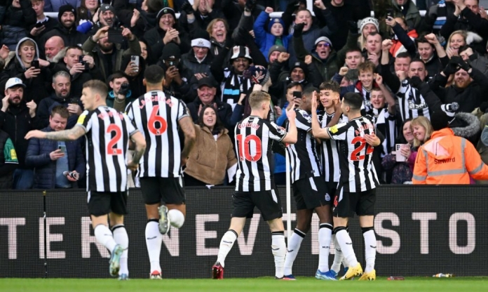 St James' Park mở hội, Chelsea thua muối mặt ngày Pochettino bị cấm chỉ đạo
