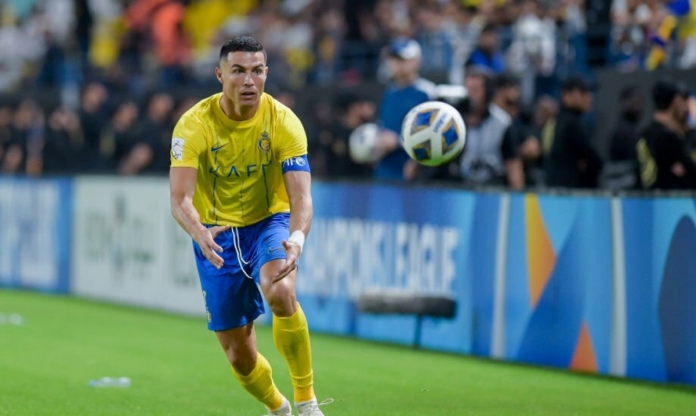 CĐV khắp thế giới phản ứng bất ngờ khi Ronaldo từ chối quả 11m