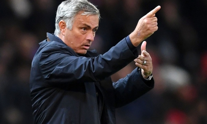 Tuyên bố của Jose Mourinho so sánh Ronaldo và Messi tạo cơn sốt