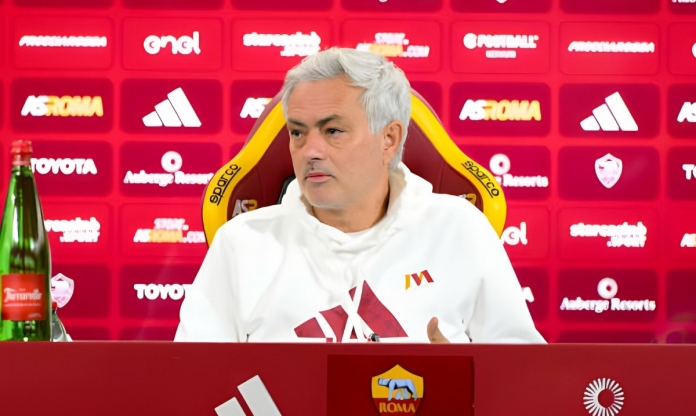 CHÍNH THỨC: Jose Mourinho bị sa thải ngay lập tức