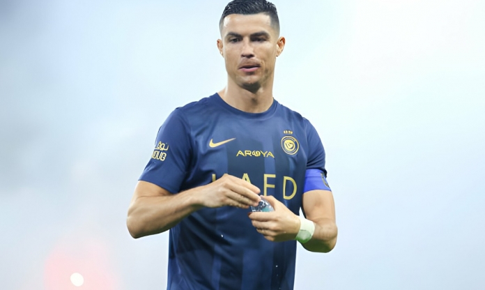 CHÍNH THỨC: Ronaldo chia tay đồng đội ăn ý trong ngày cuối TTCN đông