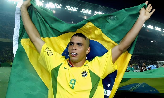 CĐV bất ngờ khi Ronaldo béo chỉ ra người duy nhất giỏi hơn mình