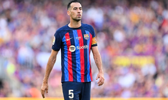 Mẹ đẻ gật đầu, á quân World Cup có thể đến Barca thay Busquets