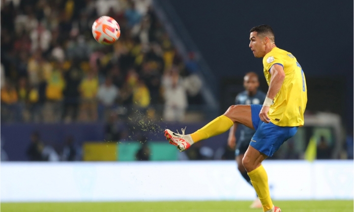 Lập siêu phẩm 40m, Ronaldo sáng cửa nhận danh hiệu đáng ra phải có 5 năm trước