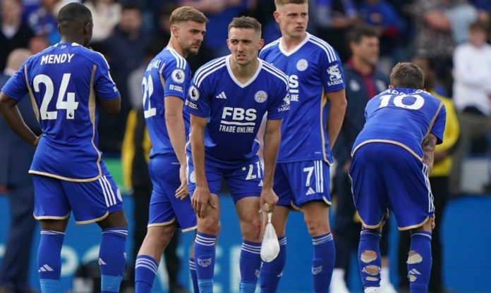 Chưa kịp lên hạng, Leicester City phải đối mặt với đòn giáng mạnh