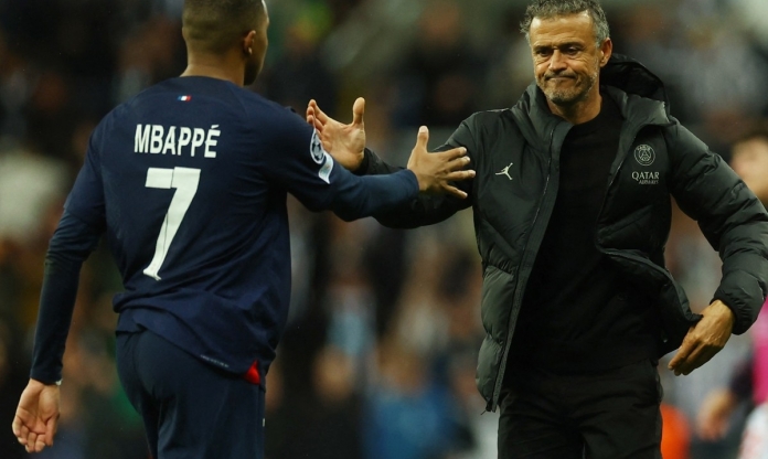 Luis Enrique trả lời đầy ẩn ý trước khả năng để Mbappe ngồi dự bị